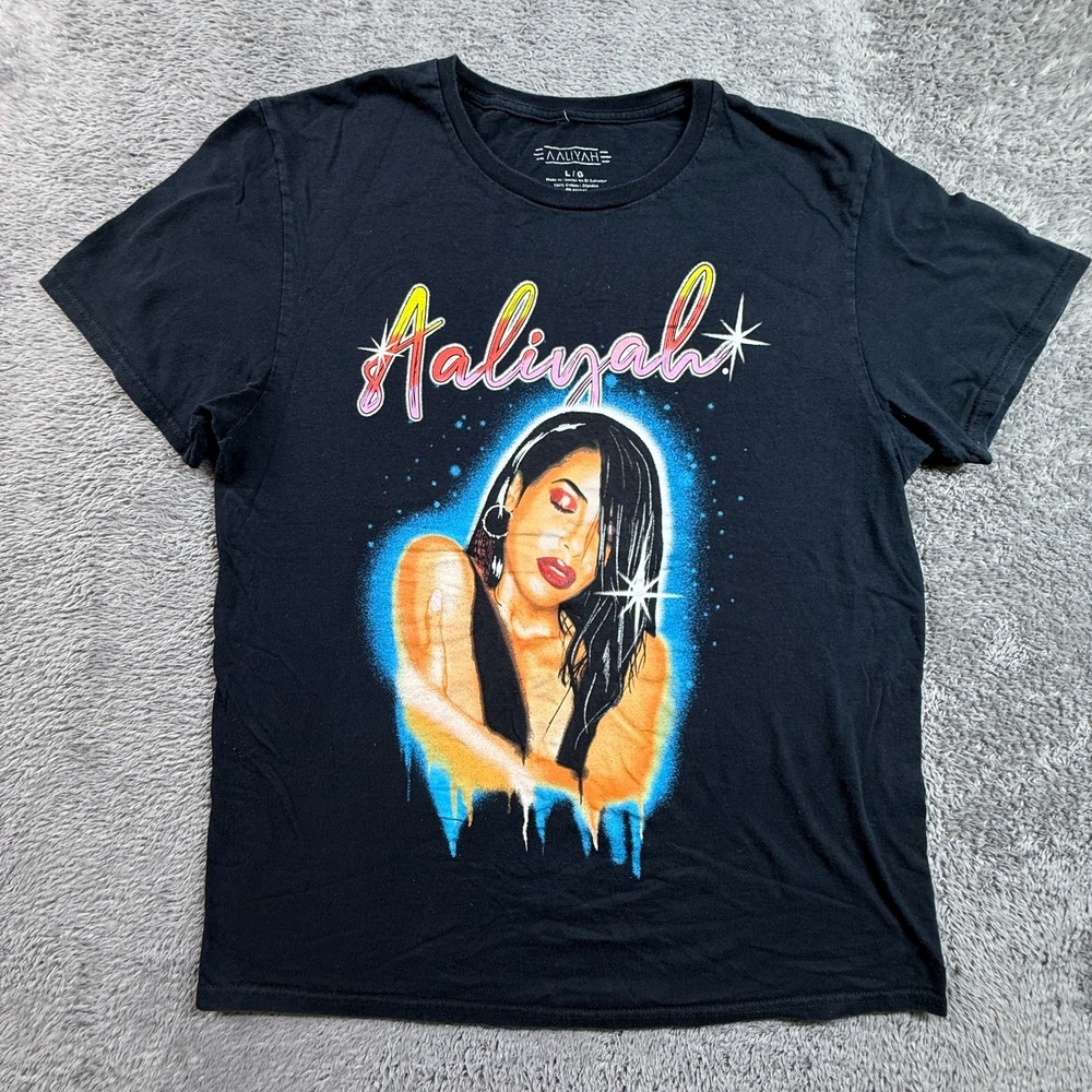 Aaliyah Graffiti Airbrushed T-Shirt Black Short Sleeve Graphic Tee 90s Hip Hop L